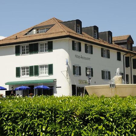 Hotel Restaurant La Croix Verte Vich Bagian luar foto