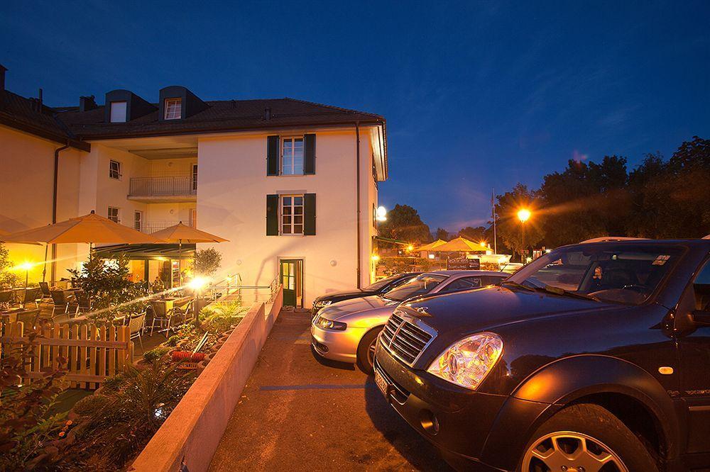 Hotel Restaurant La Croix Verte Vich Bagian luar foto