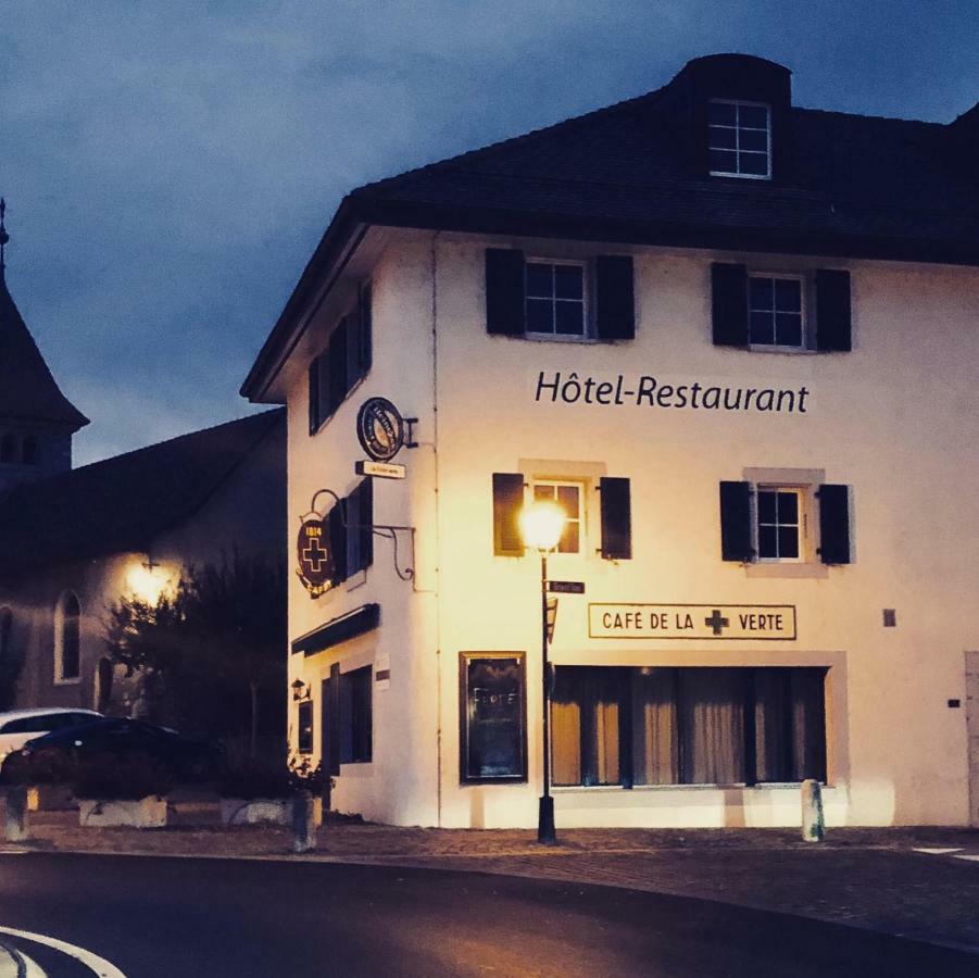 Hotel Restaurant La Croix Verte Vich Bagian luar foto